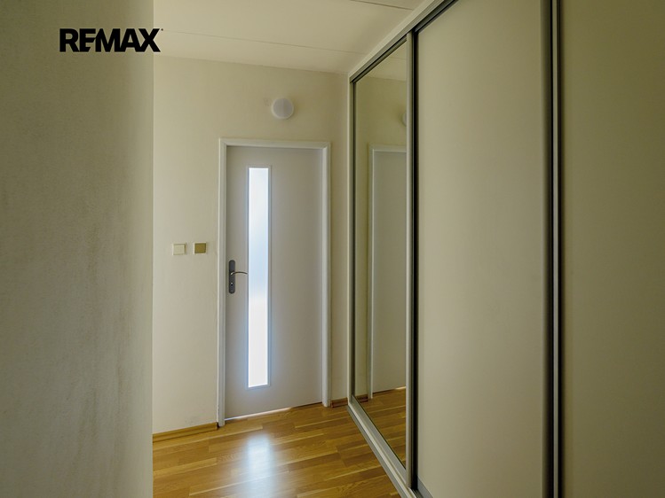 Pronájem bytu 2+kk 44 m² - foto 8