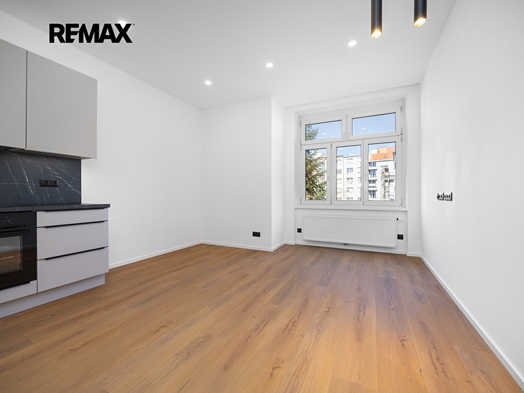 Pronájem bytu 2+kk 46 m² - foto 3