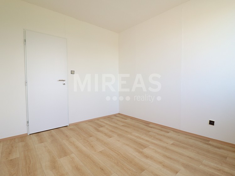 Pronájem bytu 3+1 71 m² - foto 2