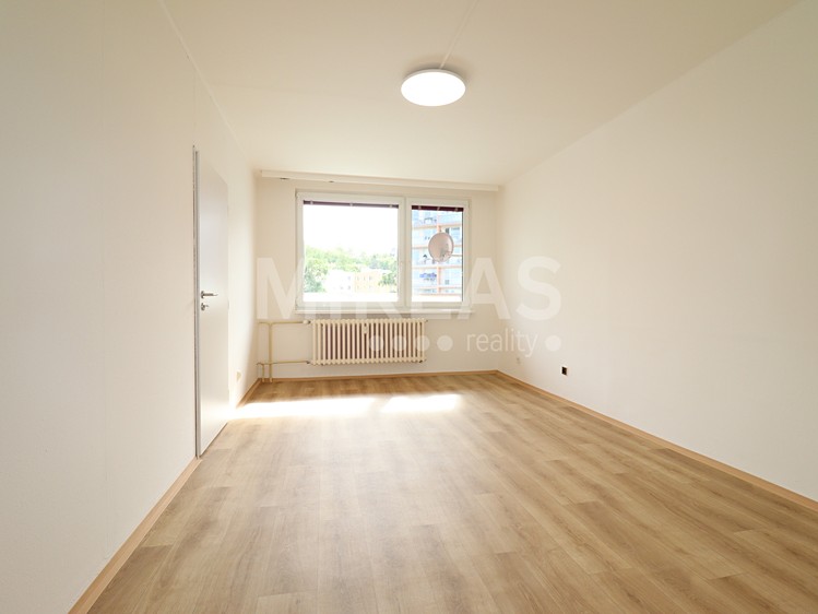 Pronájem bytu 3+1 71 m² - foto 4