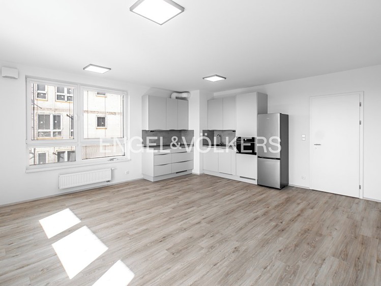 Pronájem bytu 4+kk 89 m² - foto 2