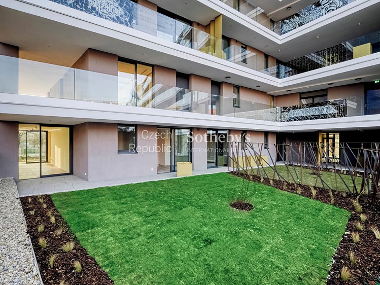 Pronájem bytu 5+kk 129 m² (Mezonet) - foto 2