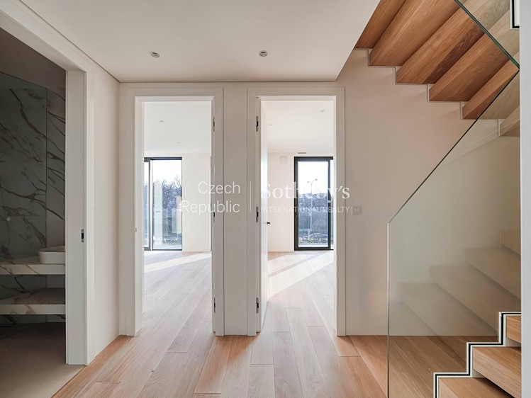 Pronájem bytu 5+kk 129 m² (Mezonet) - foto 7