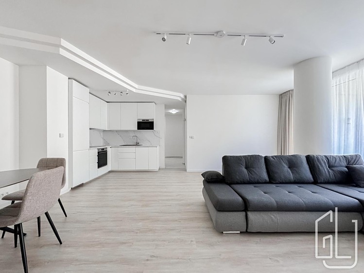 Pronájem bytu 3+kk 124 m² - foto 1