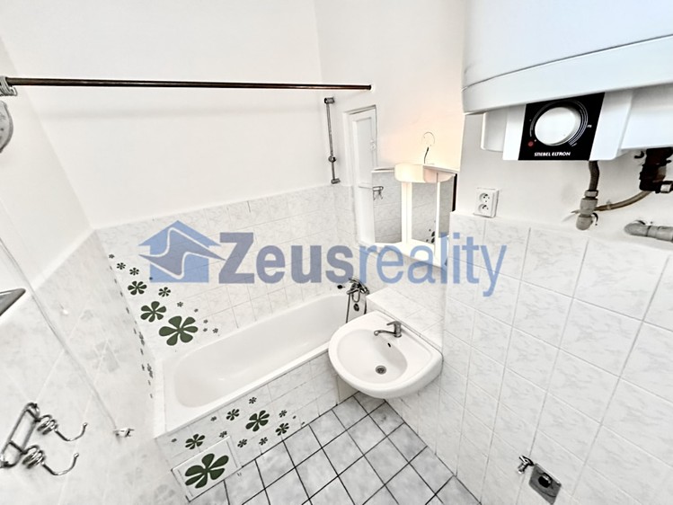 Pronájem bytu 2+kk 47 m² - foto 4