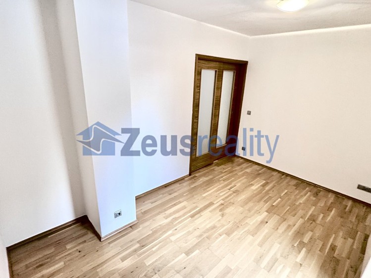 Pronájem bytu 3+kk 85 m² - foto 3