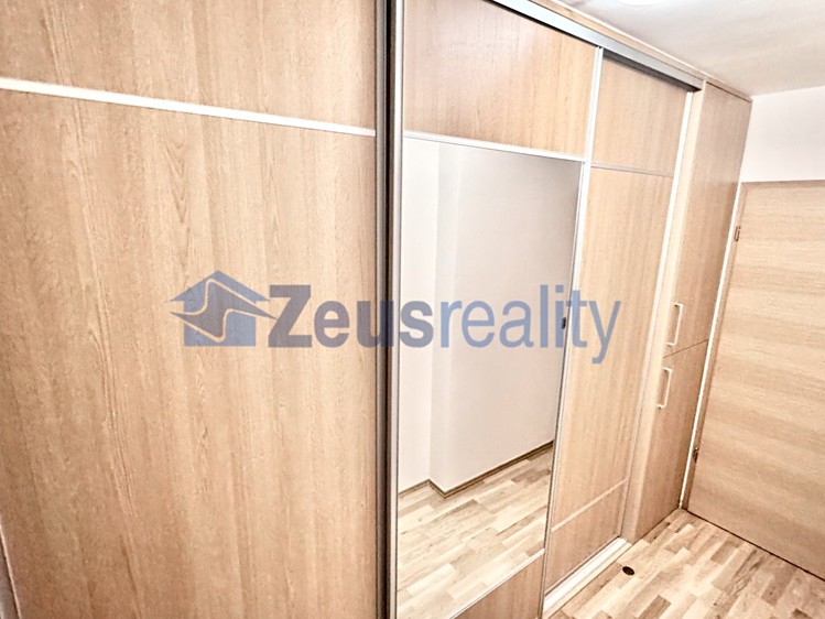 Pronájem bytu 3+kk 85 m² - foto 8