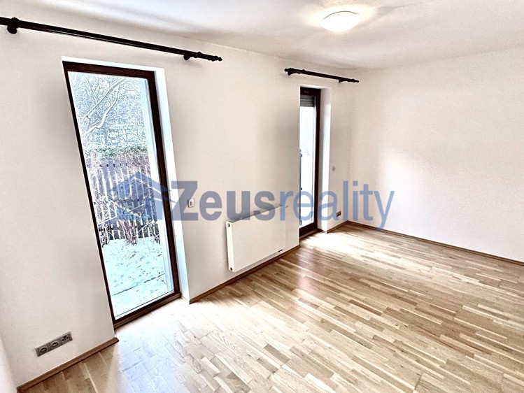 Pronájem bytu 3+kk 85 m² - foto 5