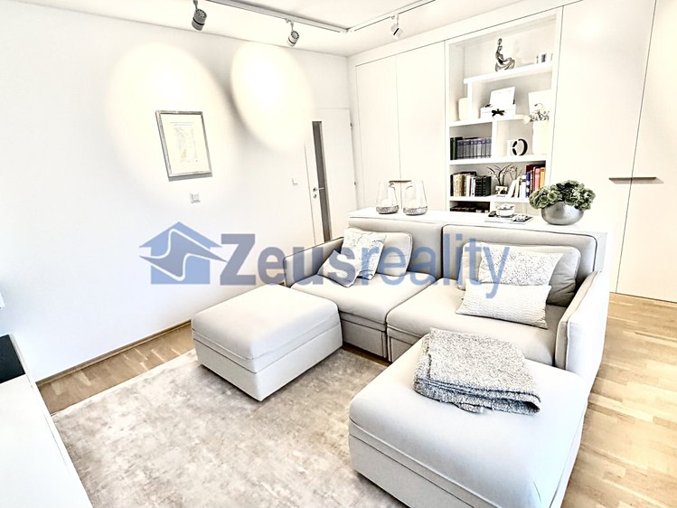 Pronájem bytu 4+kk 124 m² - foto 3