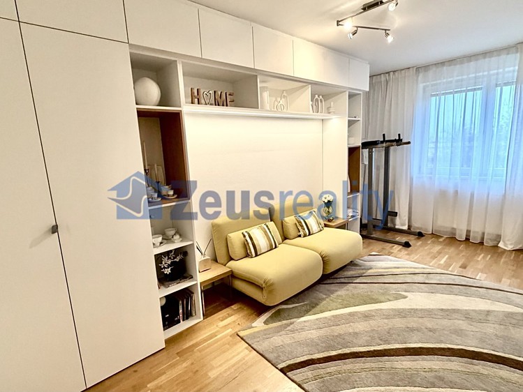 Pronájem bytu 4+kk 124 m² - foto 8