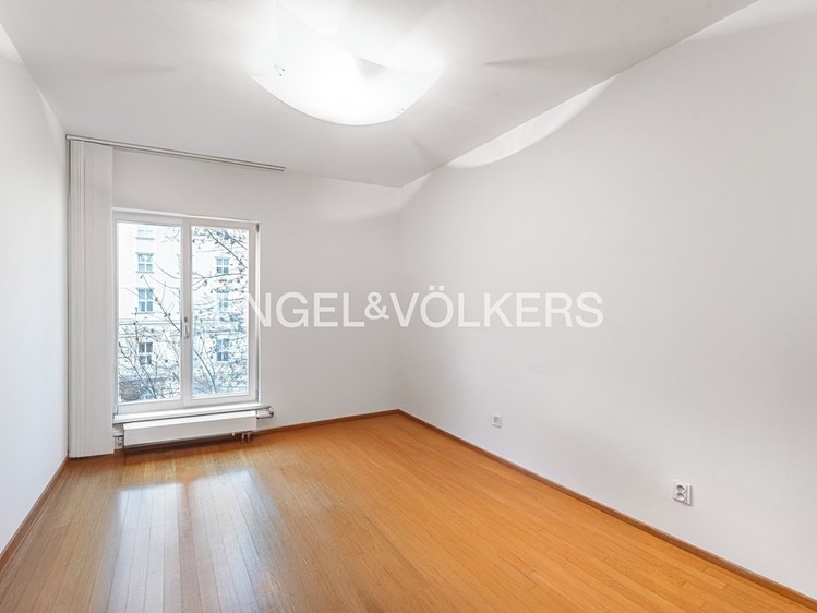 Pronájem bytu 4+kk 130 m² - foto 4