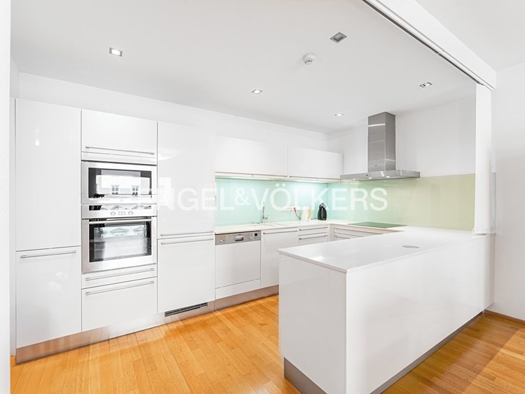 Pronájem bytu 4+kk 130 m² - foto 2