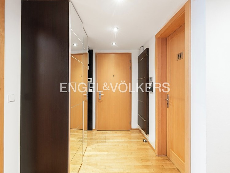 Pronájem bytu 4+kk 130 m² - foto 8