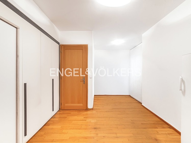 Pronájem bytu 4+kk 130 m² - foto 7