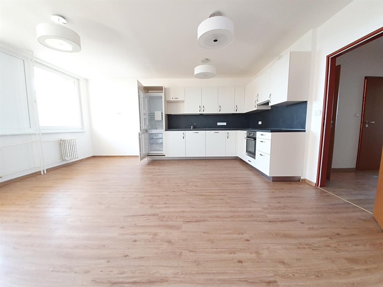 Pronájem bytu 3+kk 68 m² - foto 2