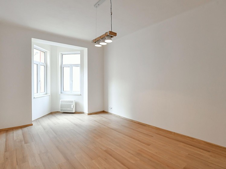 Pronájem bytu 3+kk 85 m² - foto 4
