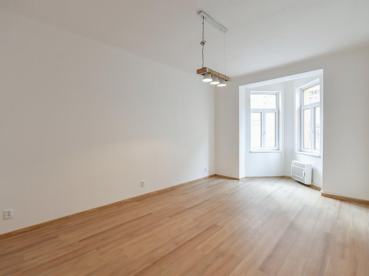Pronájem bytu 3+kk 85 m² - foto 3