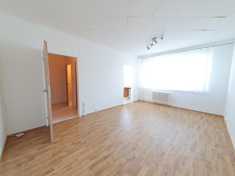 Pronájem bytu 1+1 30 m² - foto 1