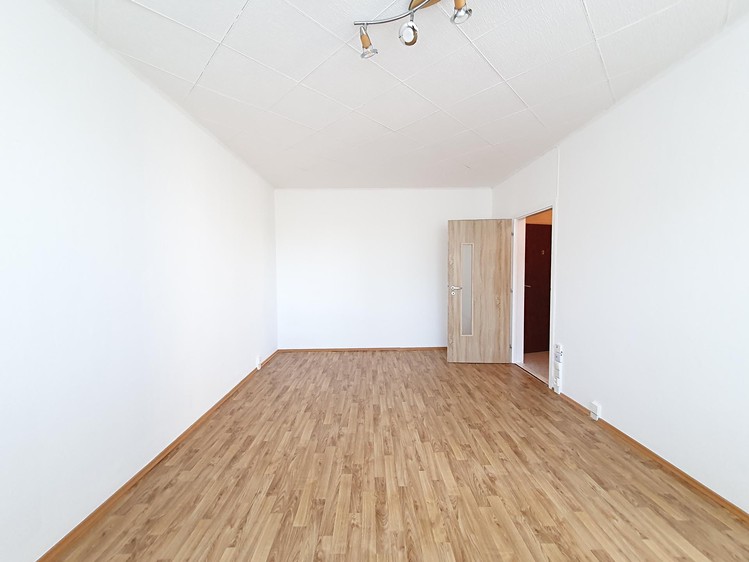 Pronájem bytu 1+1 30 m² - foto 3