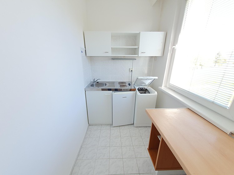 Pronájem bytu 1+1 30 m² - foto 6