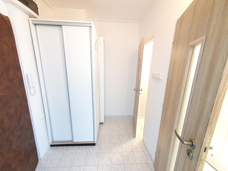 Pronájem bytu 1+1 30 m² - foto 7