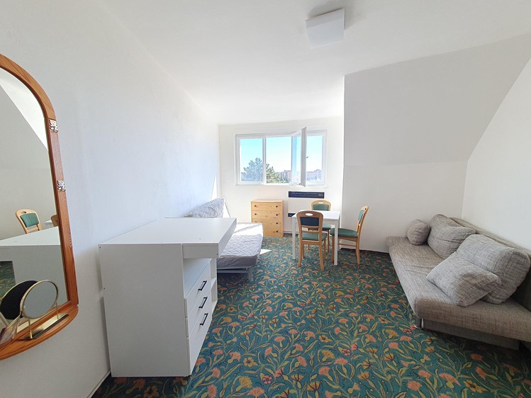 Pronájem bytu 2+1 50 m² - foto 1