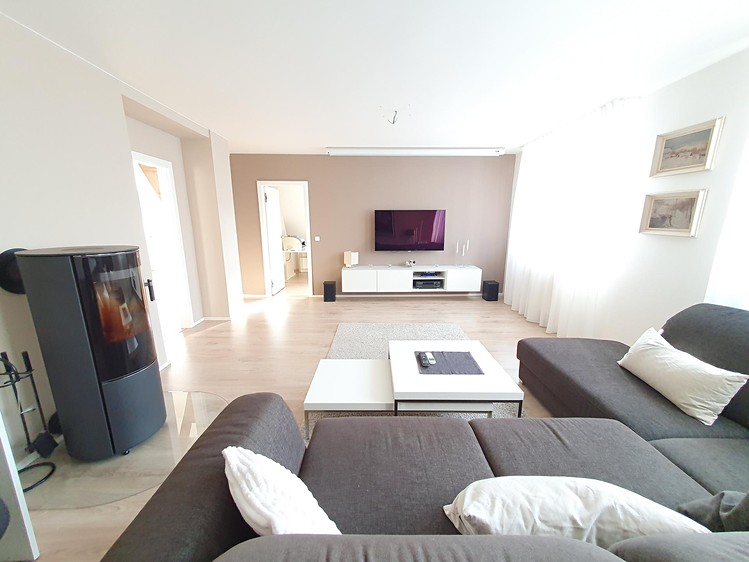 Pronájem bytu 4+1 128 m² - foto 3