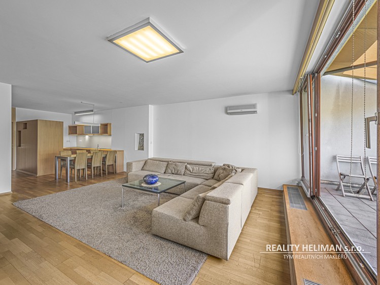 Pronájem bytu 2+kk 93 m² (Podkrovní) - foto 7