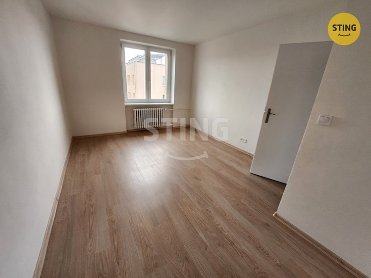 Pronájem bytu 2+1 50 m² - foto 8