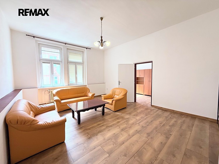 Pronájem bytu 2+1 75 m² - foto 2