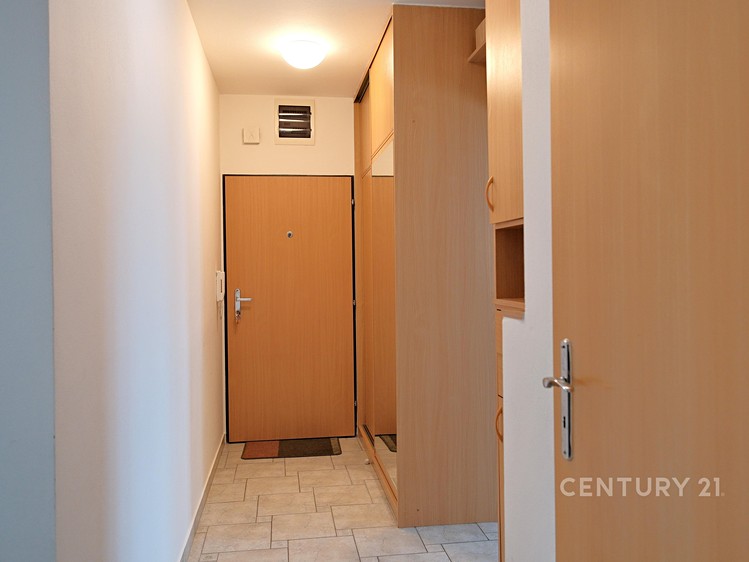 Pronájem bytu 2+kk 59 m² - foto 8