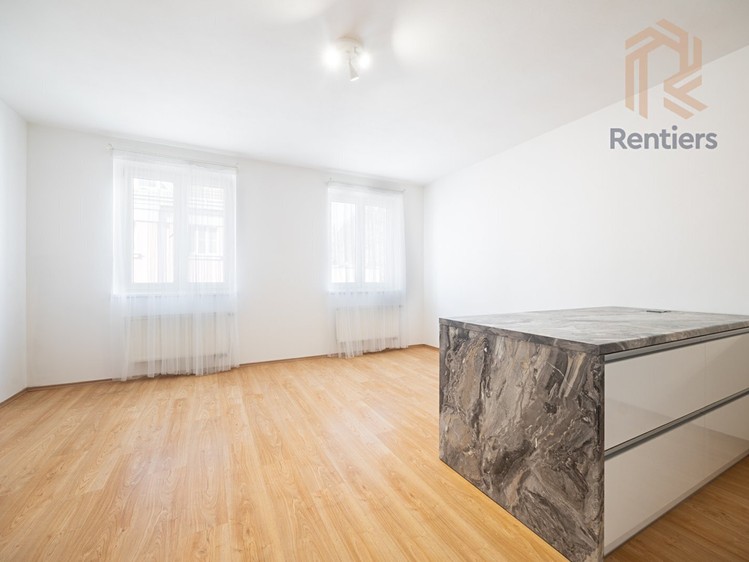 Pronájem bytu 2+kk 47 m² - foto 3