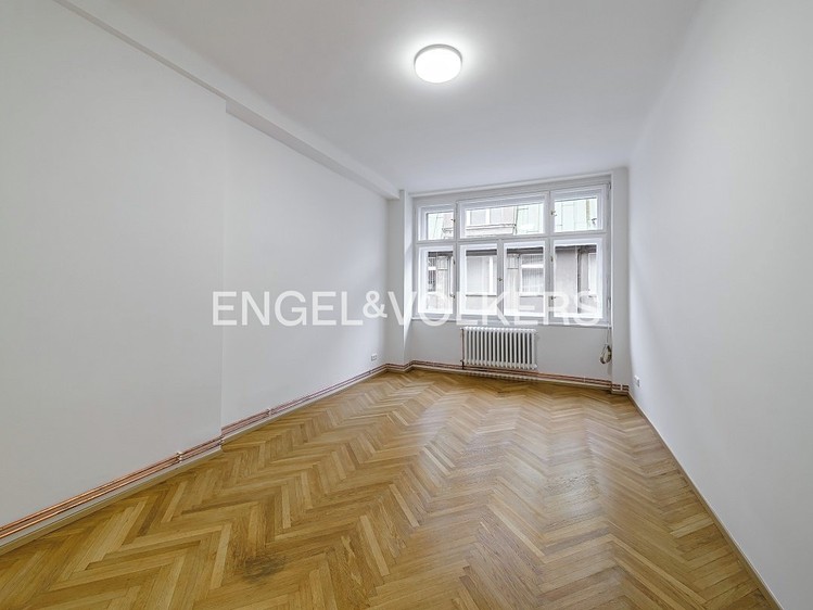 Pronájem bytu 3+1 105 m² - foto 3