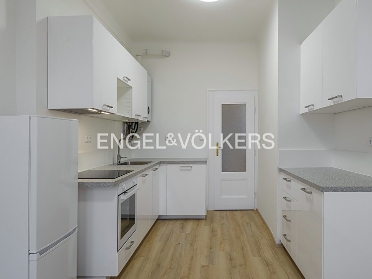 Pronájem bytu 3+1 105 m² - foto 4