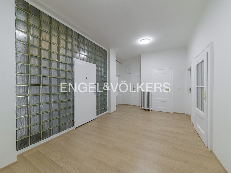 Pronájem bytu 3+1 105 m² - foto 8