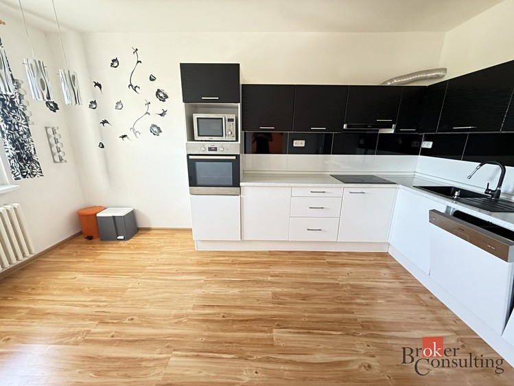Pronájem bytu 3+1 84 m² - foto 4