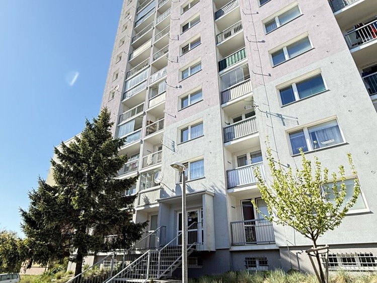 Pronájem bytu 3+1 84 m² - foto 3