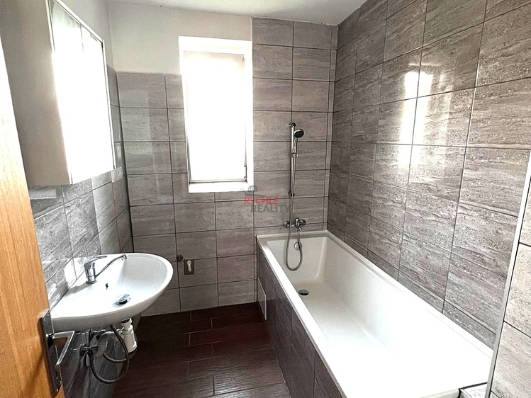 Pronájem bytu 2+1 85 m² - foto 6