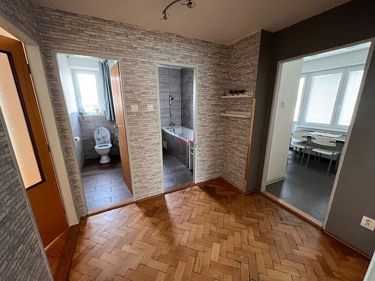 Pronájem bytu 2+1 85 m² - foto 5