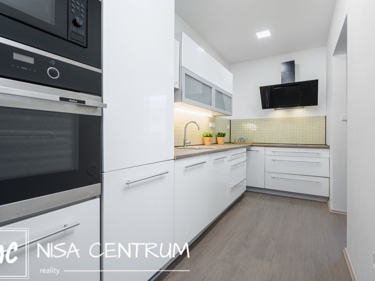 Pronájem bytu 3+kk 74 m² - foto 2