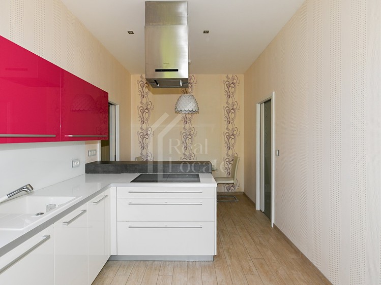 Pronájem bytu 3+1 95 m² - foto 2