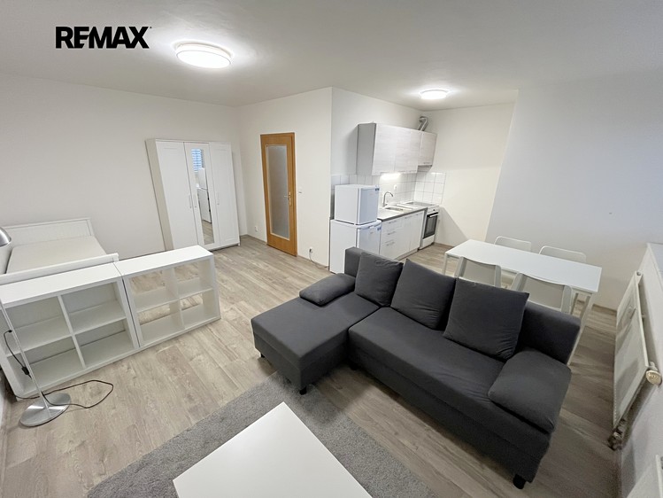 Pronájem bytu 1+kk 34 m² - foto 4