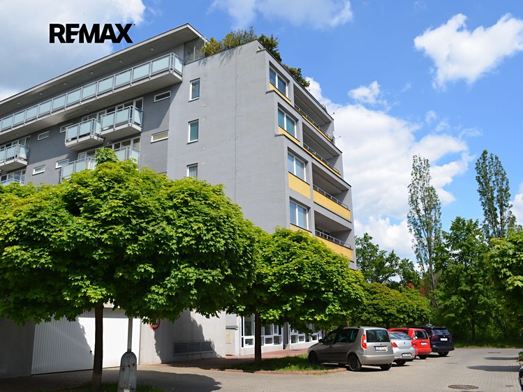 Pronájem bytu 1+kk 34 m² - foto 2