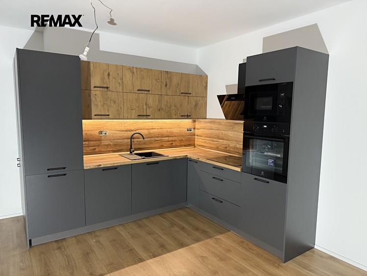 Pronájem bytu 2+kk 58 m² - foto 1