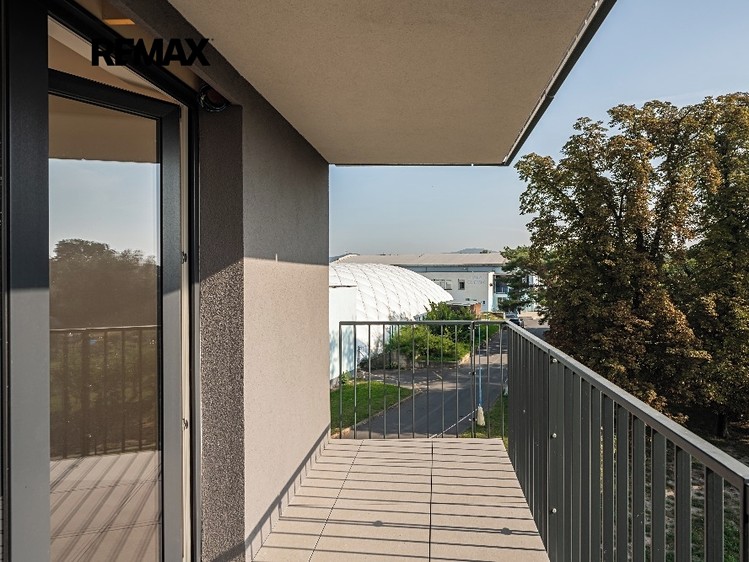 Pronájem bytu 2+kk 58 m² - foto 2