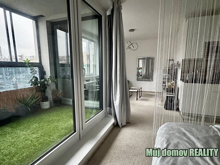 Pronájem bytu 1+kk 46 m² (Jednopodlažní) - foto 2