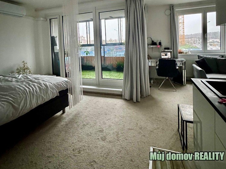 Pronájem bytu 1+kk 46 m² (Jednopodlažní) - foto 1