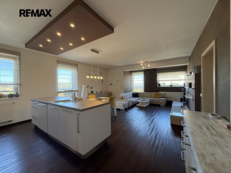 Pronájem bytu 3+kk 97 m² (Jednopodlažní) - foto 2