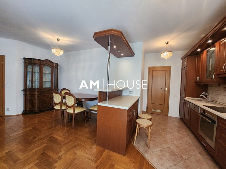 Pronájem bytu 3+kk 77 m² - foto 2