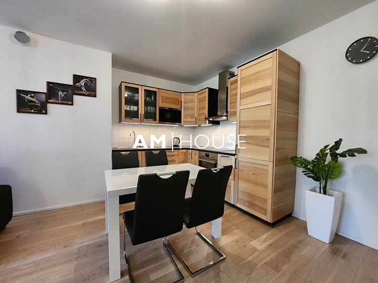 Pronájem bytu 3+kk 83 m² - foto 5